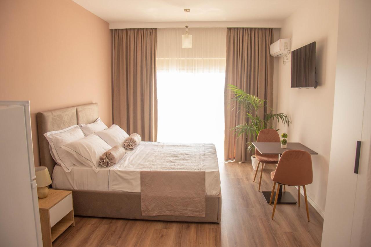 Wave Beachfront Apartments Dıraç Dış mekan fotoğraf