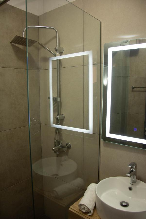 Wave Beachfront Apartments Dıraç Dış mekan fotoğraf