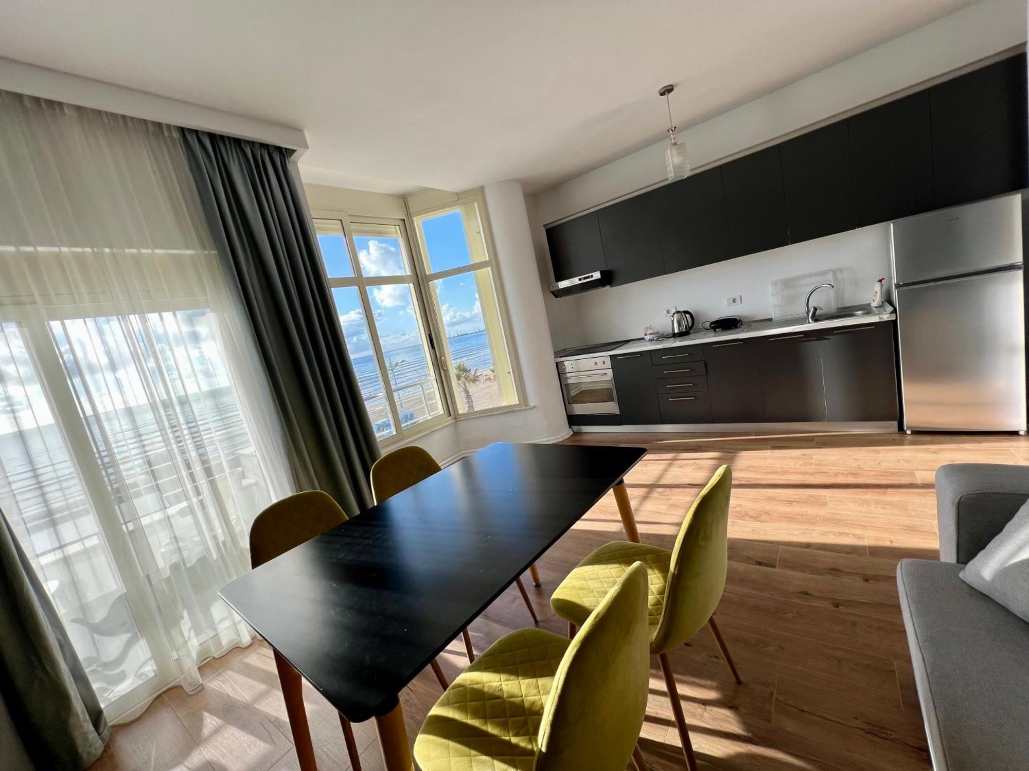 Wave Beachfront Apartments Dıraç Dış mekan fotoğraf