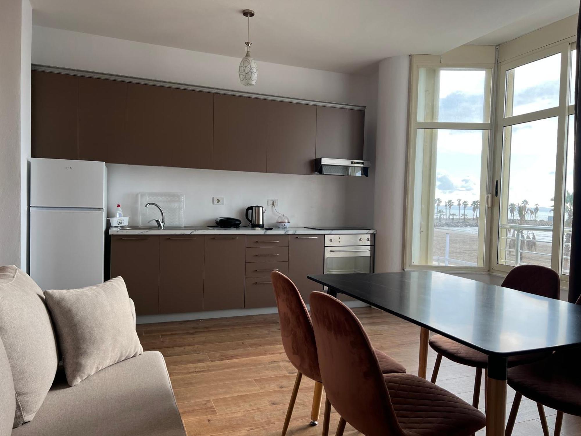 Wave Beachfront Apartments Dıraç Dış mekan fotoğraf