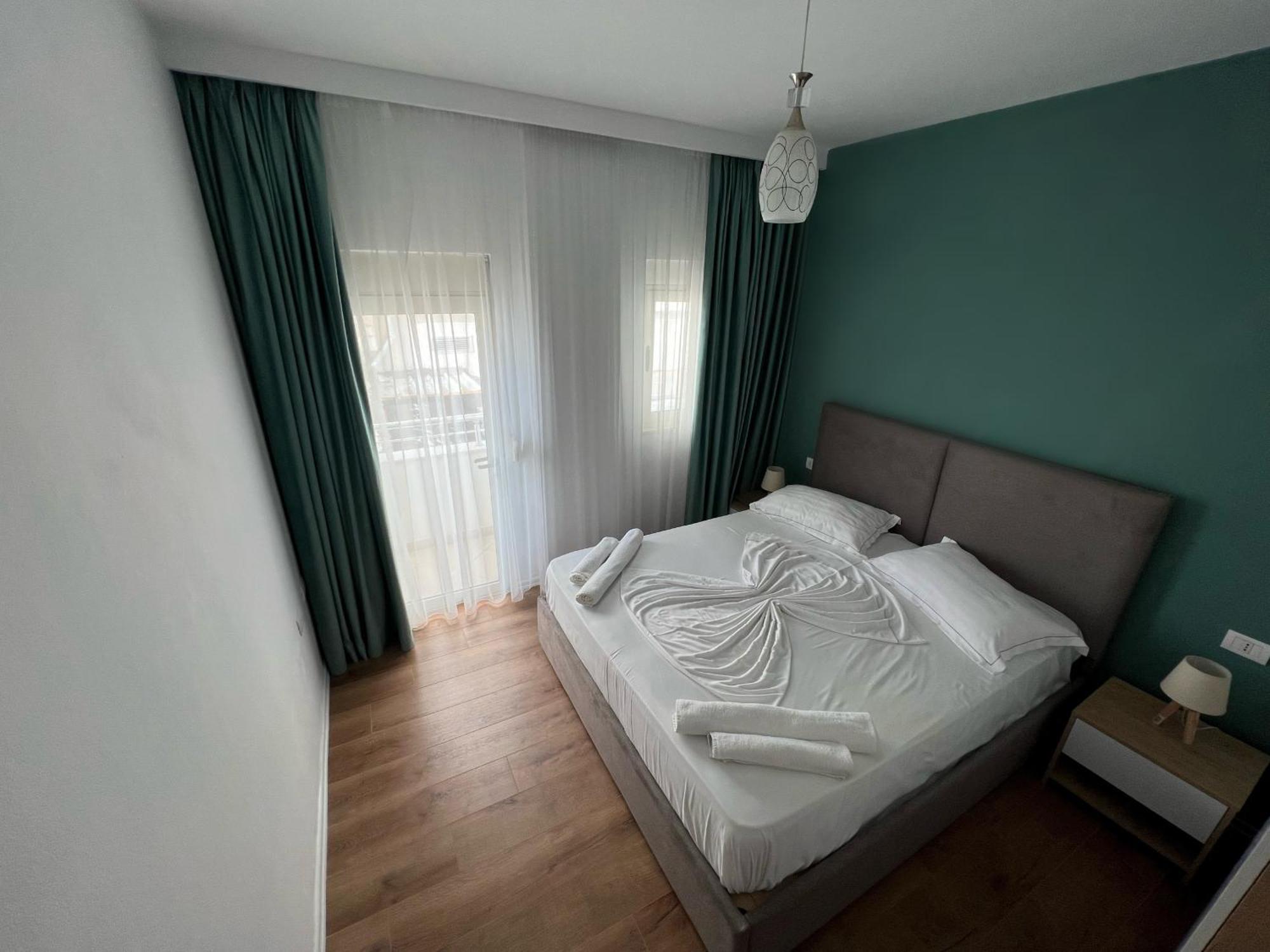 Wave Beachfront Apartments Dıraç Dış mekan fotoğraf